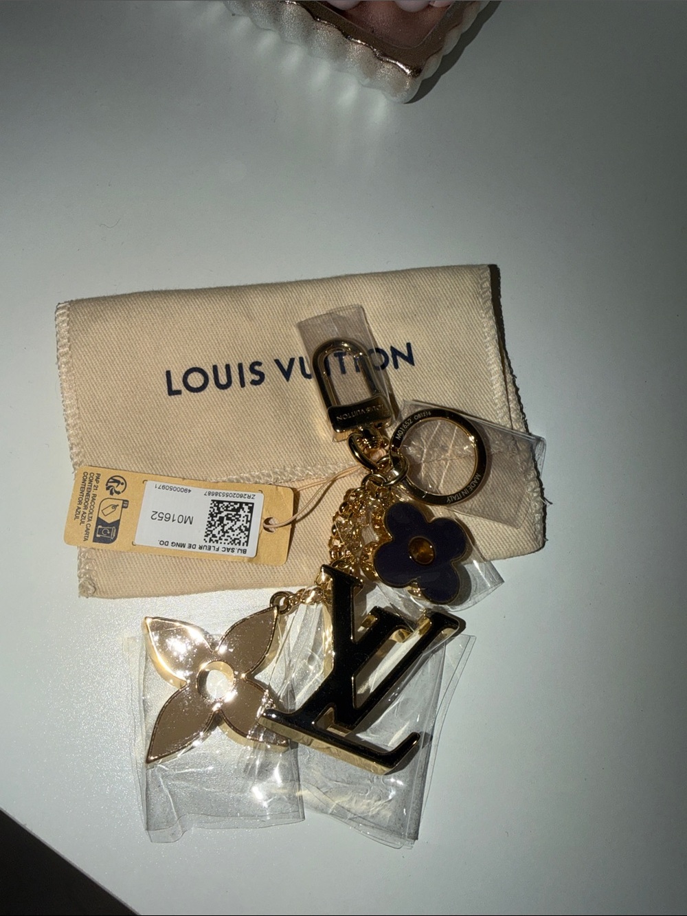 Louis Vuitton fleur de monogram bag charm - Picture 5 of 7